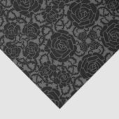 Schwarze Rose im Hintergrund Seidenpapier (Detail)