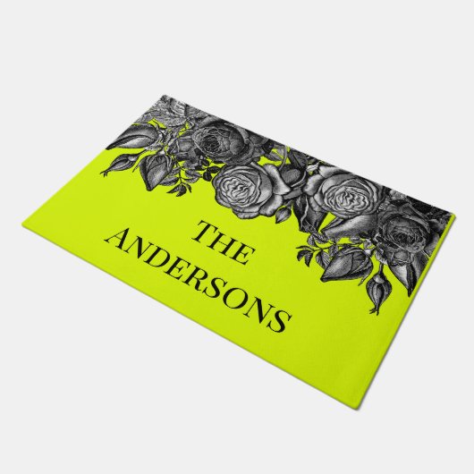 Schwarze Rose Name der Familie Electric Lime Green Fußmatte (Schrägansicht)