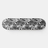 Schwarze Rose, Rose, Schwarz und Grau Skateboard (Horizontal)