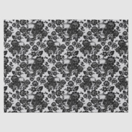 Schwarze Rose und Skulpturen im weißen Dekoupage Seidenpapier