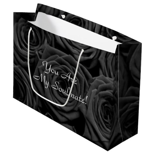 Schwarze Rose Valentinus Große Geschenktüte (Vorderseite Schrägansicht)
