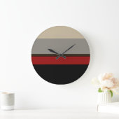 Schwarze, rote, graue und tan Uhr (Zuhause)