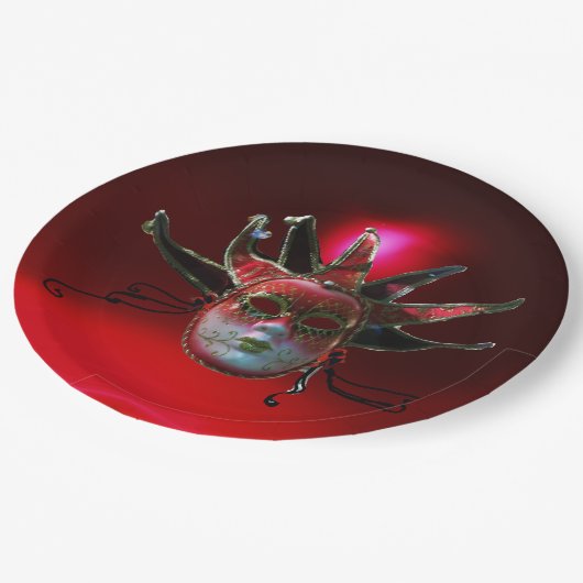 SCHWARZE ROTE JESTERMASK ,Party Masquerade Pappteller (Schrägansicht)