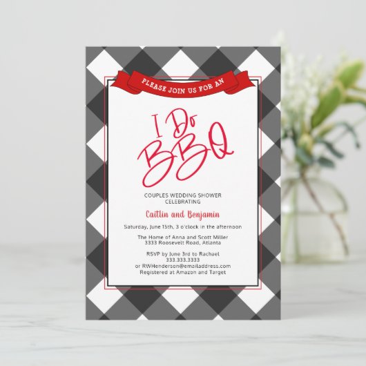 Schwarze rote Paare mache ich GRILLEN Brautparty Einladung (Stehend Vorderseite)