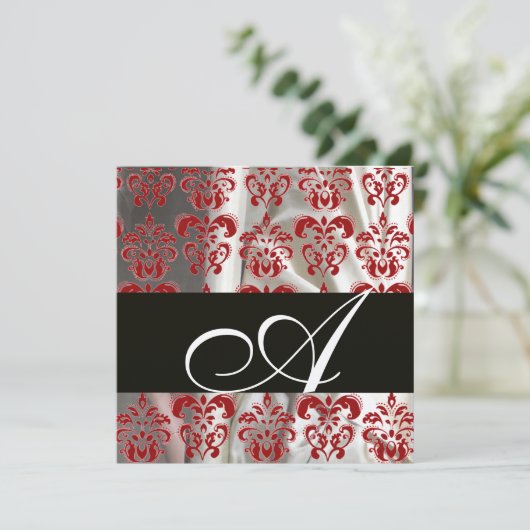 SCHWARZE ROTE WEISSE SILK DAMASK KLOTH MONOGRAM Go Einladung (Stehend Vorderseite)