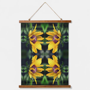 Schwarze Rudbeckie Blütenentfaltung Abstract     Wandteppich Mit Holzrahmen
