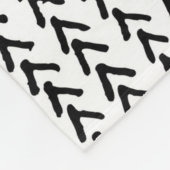 Schwarze Rustikale Tribal-Muster schwarz Fleecedecke (Ecke)