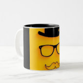 Schwarze Schablonenfigur Muster Tasse | Lustig Min (Vorderseite Links)