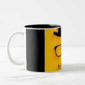 Schwarze Schablonenfigur Muster Tasse | Lustig Min (Links)