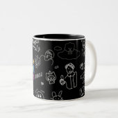 Schwarze Schablonenfigur Muster Tasse | Lustig Min (VorderseiteRechts)
