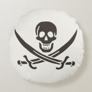 Schwarze Schädel-Schwerter Piratenflagge von Calic Rundes Kissen