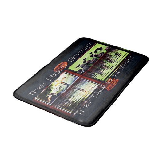 Schwarze Schafe Badematte (Schrägansicht)