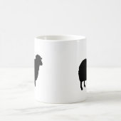 Schwarze Schafe Silhouetten Kaffeetasse (Mittel)