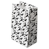 Schwarze Schläger, die in Bildung fliegen Kleine Geschenktüte (Rückseite Schrägansicht)