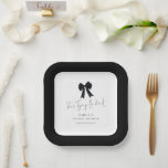 Schwarze Schleife, die den Knoten bindet, Brautpar Pappteller<br><div class="desc">Schwarze Schleife,  die den Knoten bindet,  Brautparty. Modern und minimalistisch,  die Hauptüberschrift ist in einer eleganten Schriftart gesetzt. Den Rest des Textes können Sie leicht personalisieren. Mit einem dicken schwarzen Rand.</div>