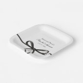 Schwarze Schleife mit Perle im Old-Money-Stil, Bra Pappteller (Gewinkelt)