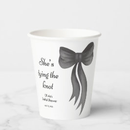 Schwarze Schleife: Sie knüpft den Knoten - Brautpa Pappbecher
