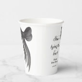 Schwarze Schleife - Sie knüpft den Knoten Junggese Pappbecher (Rechts)