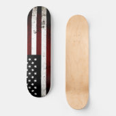 Schwarze Schmutz-amerikanische Flagge Skateboard (Vorderseite)