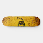 Schwarze Schmutz-Gadsden-Flagge Skateboard (Horizontal)