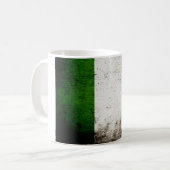 Schwarze Schmutz-Italien-Flagge Kaffeetasse (Vorderseite Links)