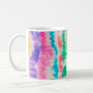 Schwarze Schmutzkunstmalerei. Shibori Muster. Rosa Kaffeetasse