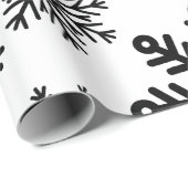 Schwarze Schneeflocken Geschenkpapier (Rolleneckpunkt)