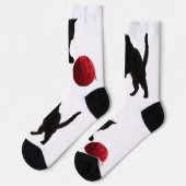 Schwarze Silhouette Kitty mit rotem Wollball Socken (Linkes Detail)