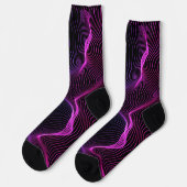 Schwarze Socken mit einem dynamischen, welligen Mu (Linkes Detail)