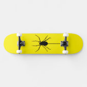 Schwarze Spinne steigt herab Skateboard (Horizontal)