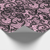 Schwarze Spitze auf rosa Wrapping Paper Geschenkpapier (Ecke)