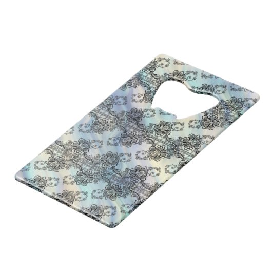 Schwarze Spitze über Pastellströmungen Kreditkartenflaschenöffner (Vorderseite Schrägansicht)