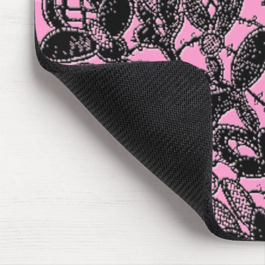schwarze Spitze über rosa feminin Mousepad (Ecke)