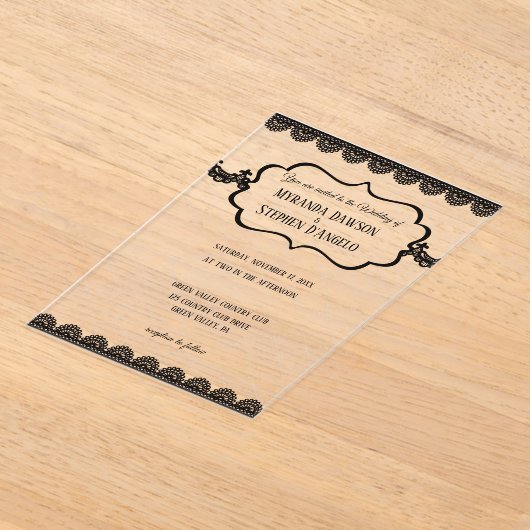 Schwarze Spitzen auf klarem, maßgeschneidertem Hoc Acryleinladungen (Ablage )