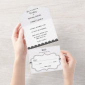 Schwarze Spitzen auf weißer Brausektion All In One Einladung (Abreißen)