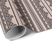 Schwarze Spitzen, offene Arbeiten, brauner Hinterg Geschenkpapier (Rolleneckpunkt)