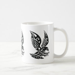 Schwarze Stammes-Adler-Illustration Kaffeetasse