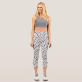 Schwarze Sterne auf weißem geometrischen Muster Capri Leggings (Vorderseite)