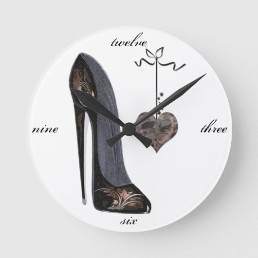 Schwarze Stilett-Schuh-und Herz-Kunst Runde Wanduhr (Vorderseite)