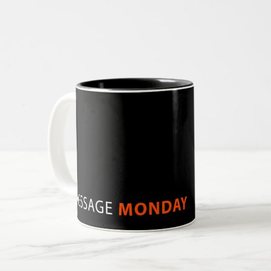 Schwarze Tasse Mitteilungs-Montages (Vorderseite Links)