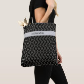 Schwarze Tote Tasche mit weißem "V" Muster (Von Nahem)