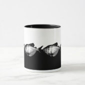 Schwarze Trauermäntel Tasse (Zentrum)