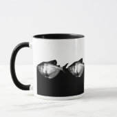 Schwarze Trauermäntel Tasse (Links)
