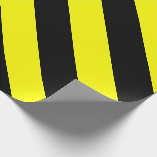 Schwarze u. gelbe Linien Muster Geschenkpapier (Ecke)