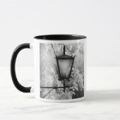 Schwarze u. weiße Ansicht der Leuchte Tasse (Links)