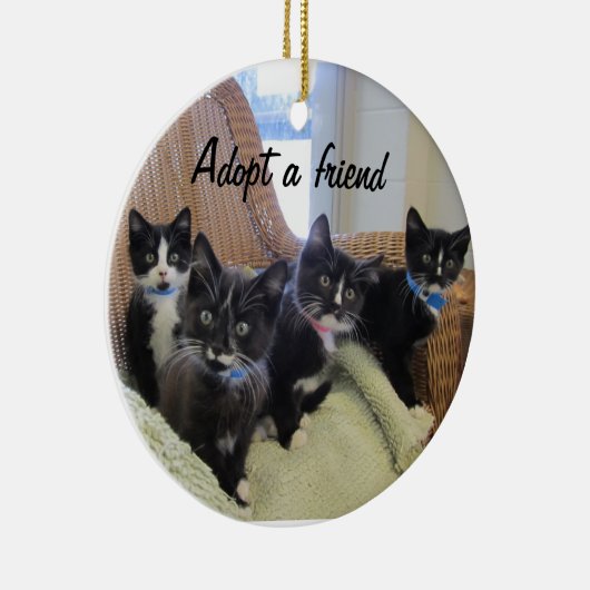 Schwarze u. weiße Kätzchen Keramikornament (Rechts)