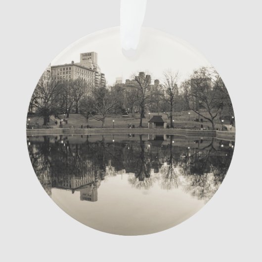 Schwarze u. weiße Landschaft im Central Park Ornament (Vorderseite)