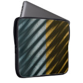 SCHWARZE UND BROWENE STRIPIERTEXTILE LAPTOPSCHUTZHÜLLE (Vorne Rechts)