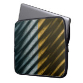 SCHWARZE UND BROWENE STRIPIERTEXTILE LAPTOPSCHUTZHÜLLE (Vorderseite Links)