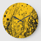 Schwarze und gelbe Farbspritzer Große Wanduhr (Vorderseite)